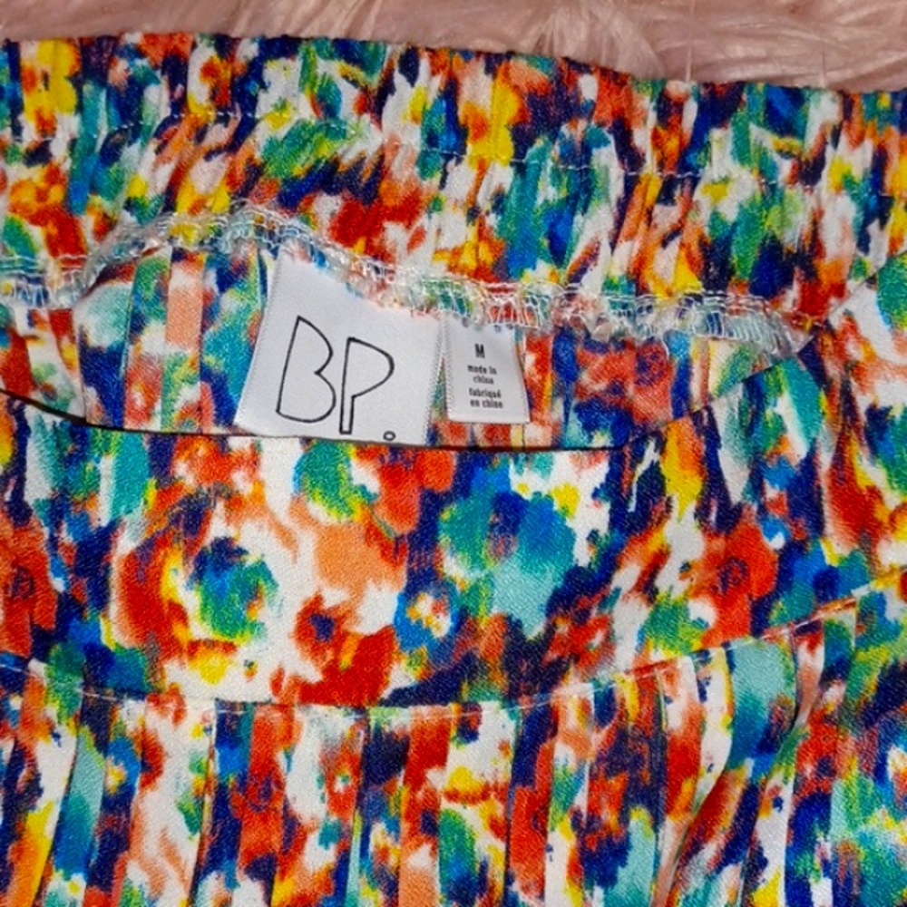 🎉🎀💕Field of Flowers Pleated Skirt🎉💕 - Picture 4 of 4